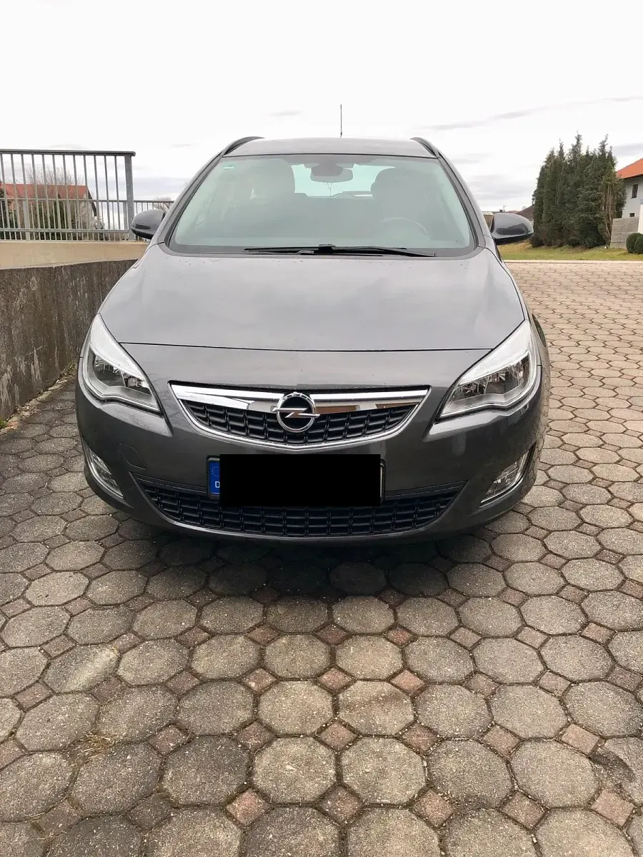 Gebraucht Opel Astra 120 PS (88 kW) 2011 Grau Kombi