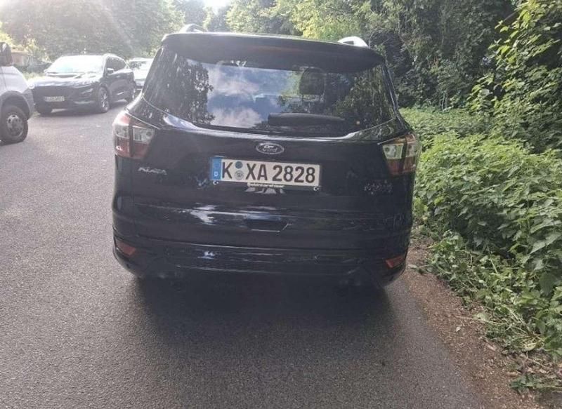 Gebraucht Ford Kuga 179 PS (131 kW) 2019 Schwarz SUV