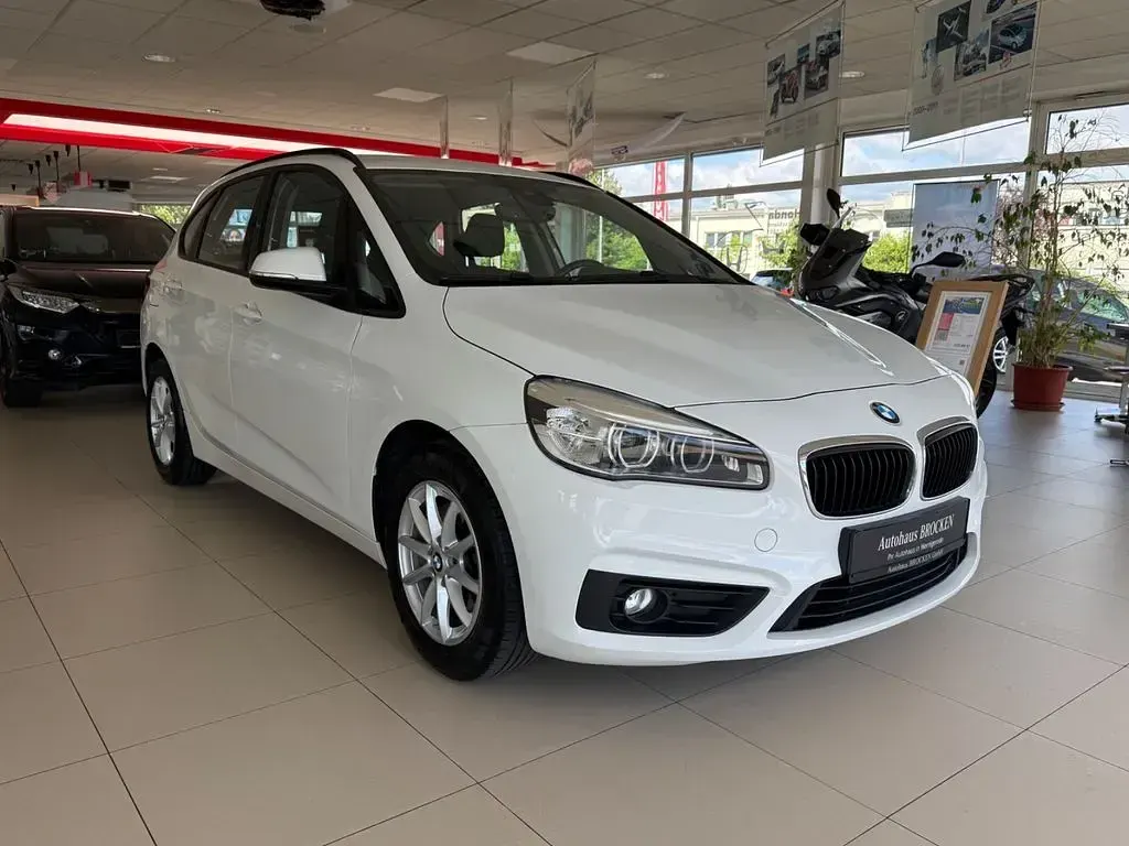 Gebraucht BMW 218 Active Tourer Basis 136 PS (100 kW) 2015 Weiß Van / Kleinbus