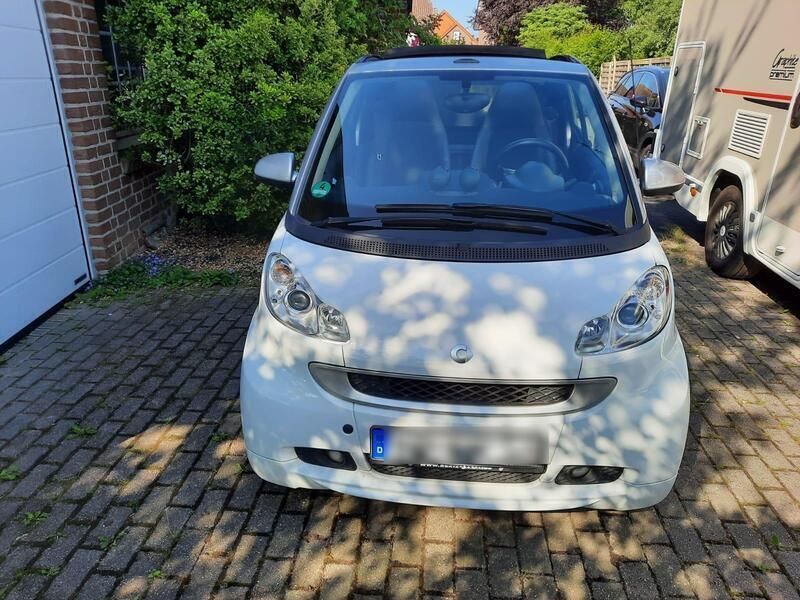 Weiß Gebraucht 2011 Smart ForTwo Cabrio Pulse Cabrio | 4.400 € (Guter Preis) - Bild 1/4