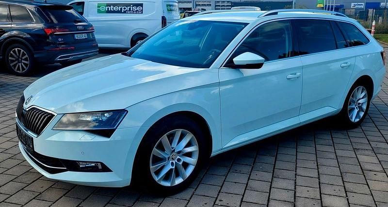 Gebraucht Skoda Superb 220 PS (161 kW) 2017 Laserweiss Kombi