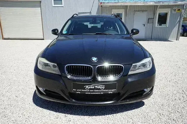 Gebraucht BMW 318 Comfort Edition 143 PS (105 kW) 2010 Schwarz Kombi