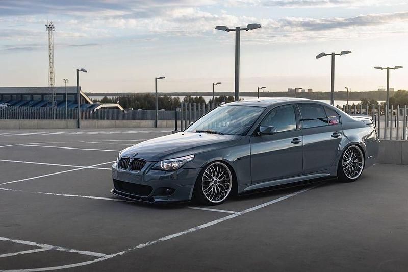 Gebraucht BMW 550 Performance 367 PS (269 kW) 2005 Grau Limousine