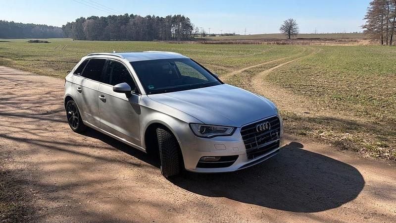 Gebraucht Audi A3 Attraction 122 PS (89 kW) 2013 Silber Limousine