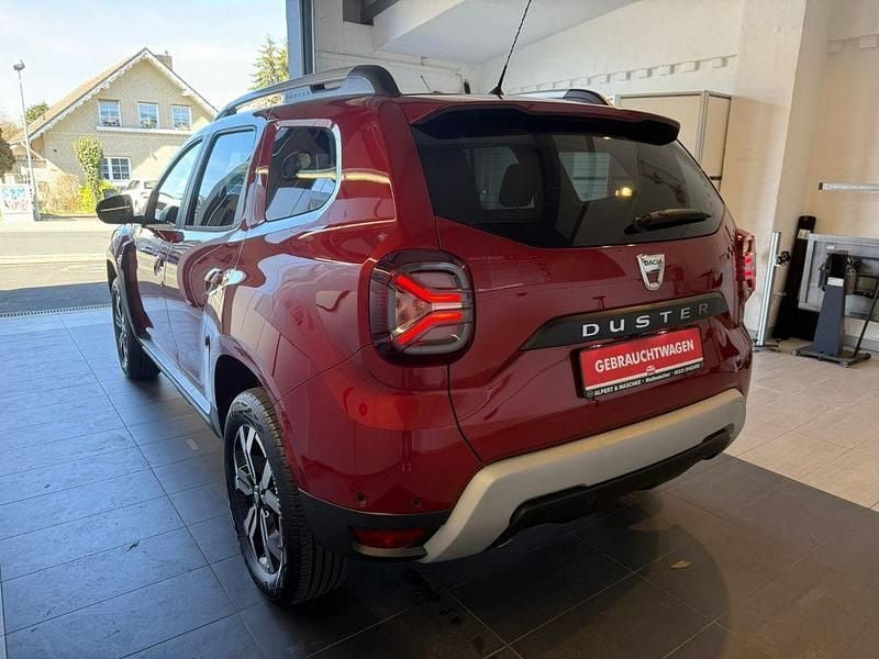 Używany Dacia Duster Prestige 101 KM (74 kW) 2022 Czerwony SUV