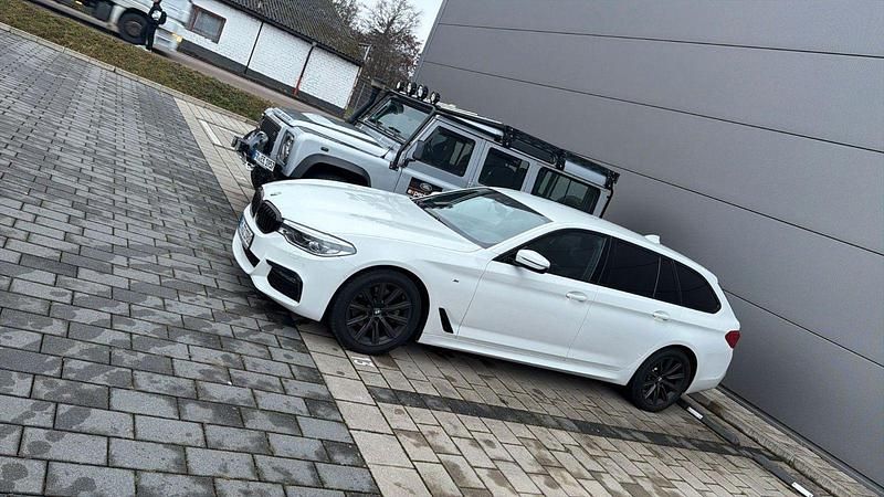 Weiß Gebraucht 2019 BMW 520 M Sport Kombi | 22.500 € (Etwas zu teuer) - Bild 1/4