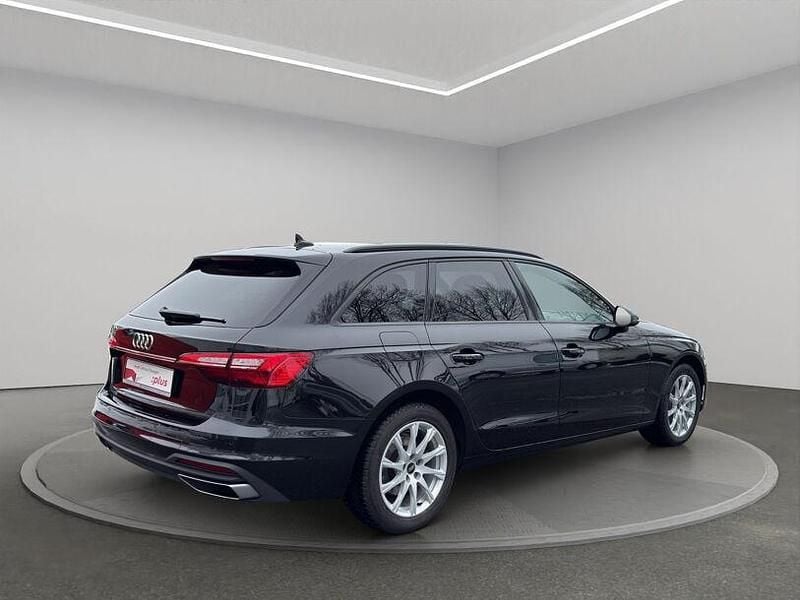 Gebraucht Audi A4 Advanced 150 PS (110 kW) 2022 Mythosschwarz metallic Kombi