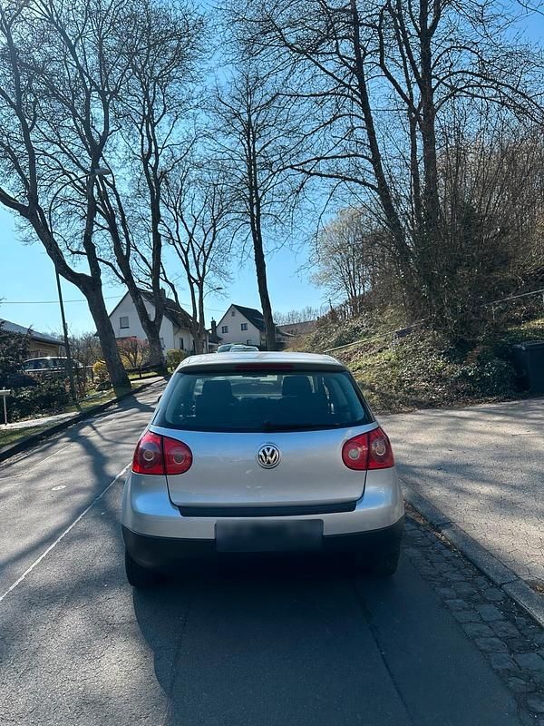 Gebraucht VW Golf V 102 PS (75 kW) 2004 Silber Kleinwagen