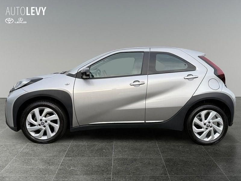 Gebraucht Toyota Aygo X X-play 72 PS (52 kW) 2022 Shimmering silver metallic SUV