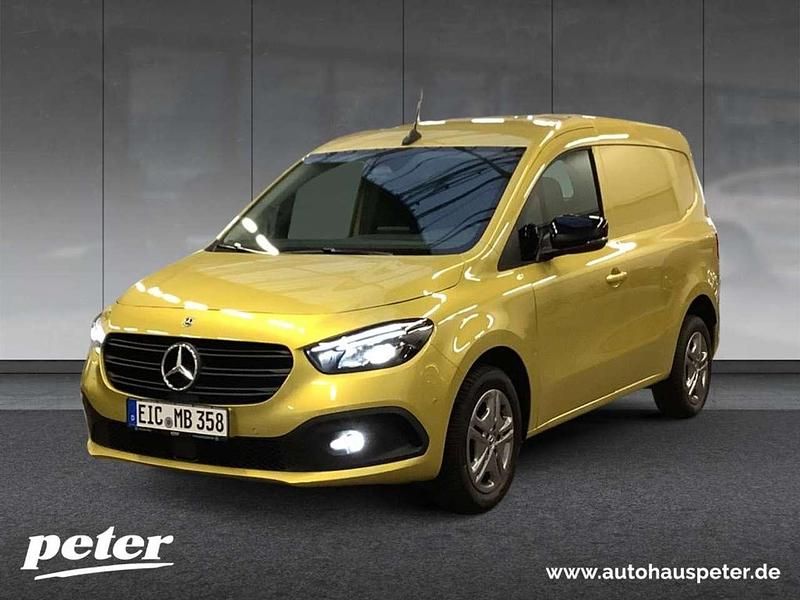 Gelb limonitgelb metallic Gebraucht 2023 Mercedes Citan 112 Van / Kleinbus | 26.950 € (Teuer) - Bild 1/3