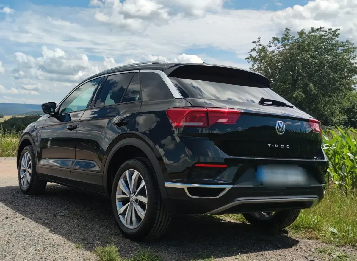 Second-hand VW T-Roc Style 116 CP (85 kW) 2020 Negru SUV