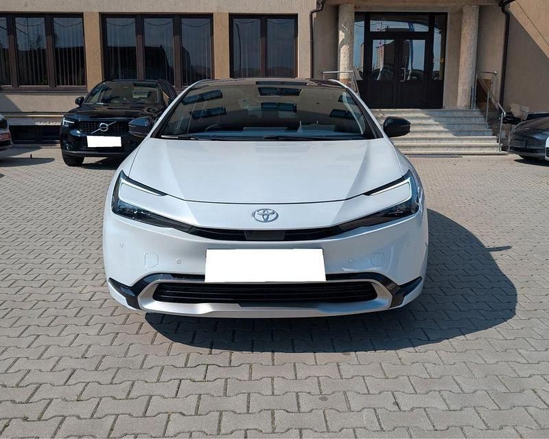 Weiß Gebraucht 2024 Toyota Prius Plug-in Hybrid Advance Kleinwagen | 39.866 € (Fairer Preis) - Bild 1/4