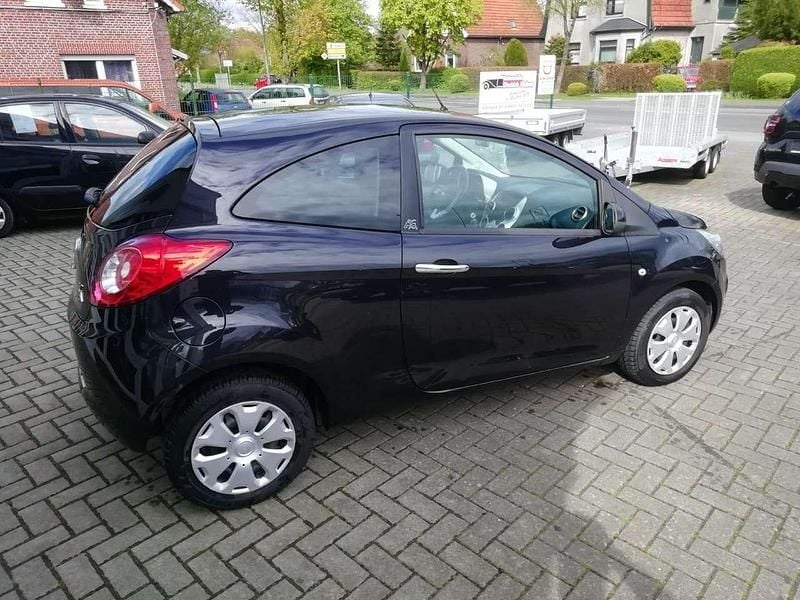 Gebraucht Ford Ka Titanium 69 PS (50 kW) 2011 Midnightschwarz metallic Kleinwagen