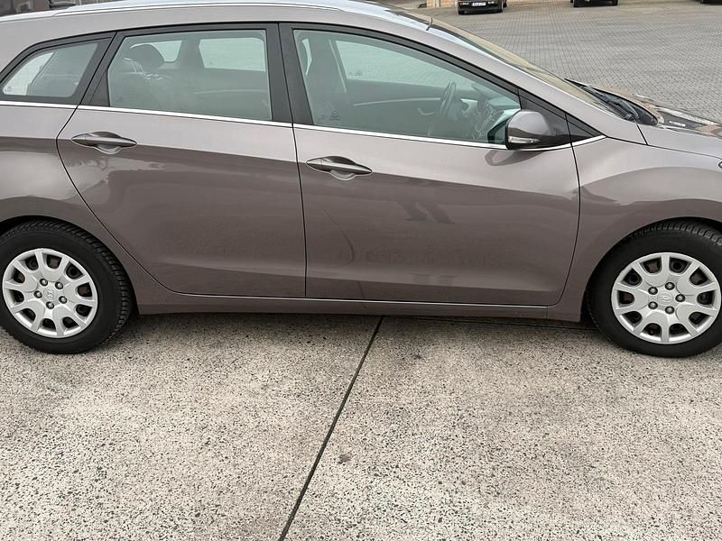 Gebraucht Hyundai i30 Style 128 PS (94 kW) 2014 Kombi