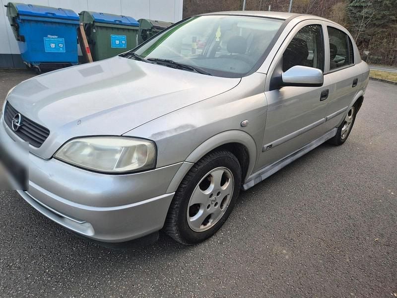 Gebraucht Opel Astra 75 PS (55 kW) 2000 Silber Limousine