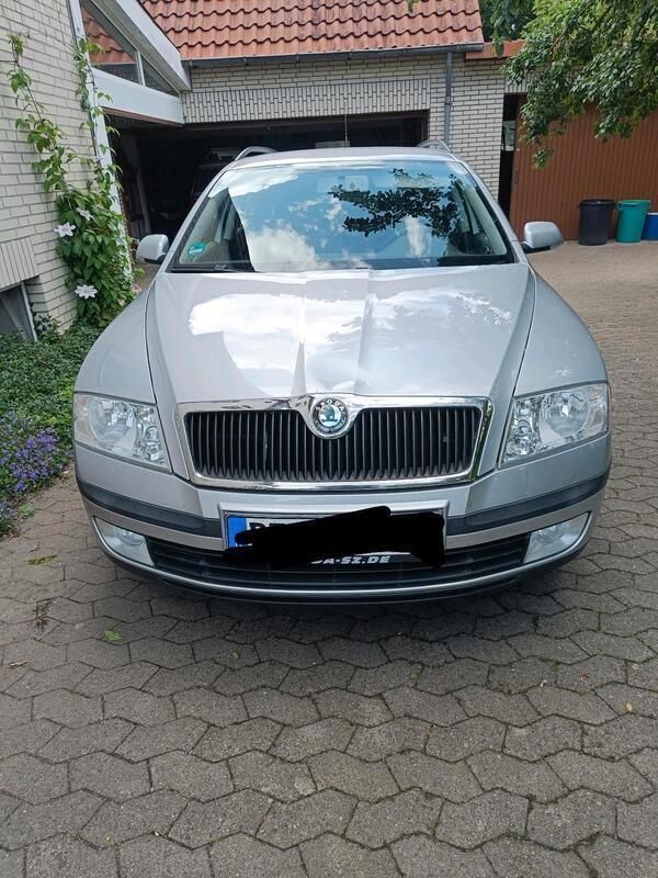 Silber Gebraucht 2008 Skoda Octavia Kombi | 3.900 € - Bild 1/4