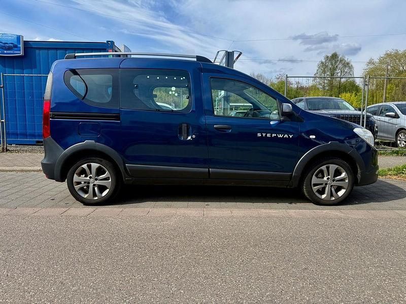 Gebraucht Dacia Dokker Stepway 116 PS (85 kW) 2017 Blau Van / Kleinbus