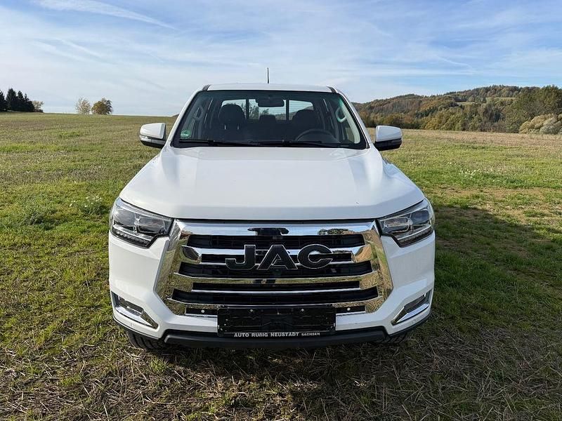 Weiß Gebraucht 2023 JAC JS8 SUV | 26.999 € - Bild 1/4