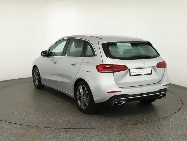 Gebraucht Mercedes B220 Progressive 190 PS (139 kW) 2019 Iridium silber metallic Kleinwagen