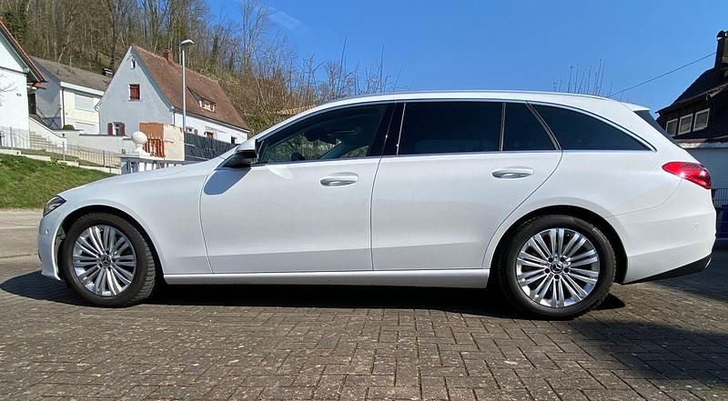 Gebraucht Mercedes C200 204 PS (150 kW) 2023 Weiß Kombi