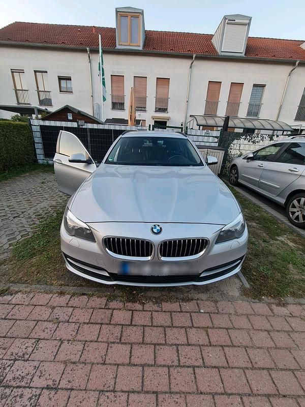 Silber Gebraucht 2016 BMW 530 Kombi | 12.500 € (Superpreis) - Bild 1/4
