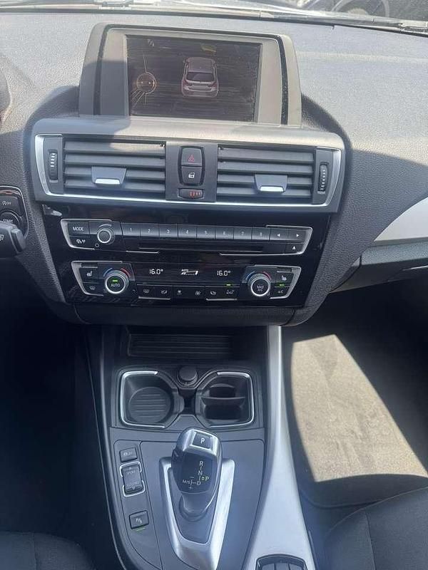 Gebraucht BMW 120 Advantage 177 PS (130 kW) 2015 Glaciersilber metallic Kleinwagen