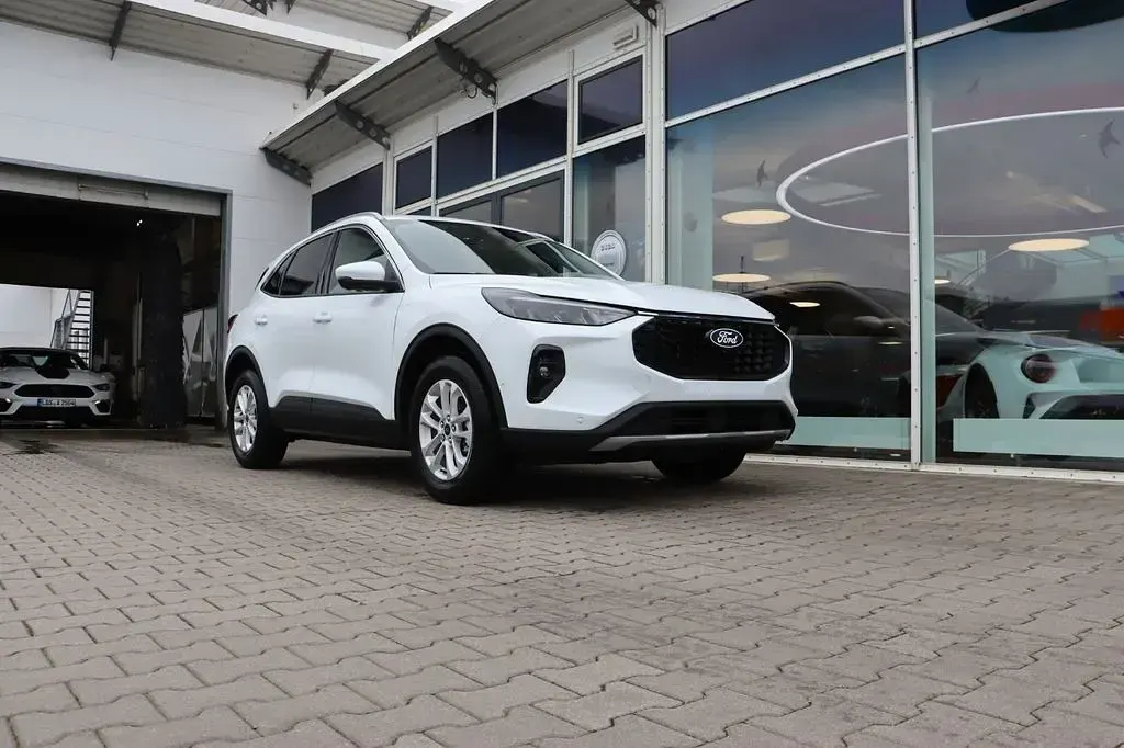 Nowe Ford Kuga Titanium 182 KM (133 kW) 2026 Biały SUV