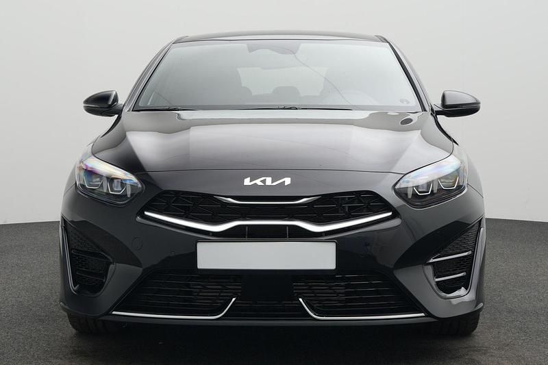 Gebraucht Kia Ceed 140 PS (102 kW) 2025 Zilinaschwarz metall Kleinwagen