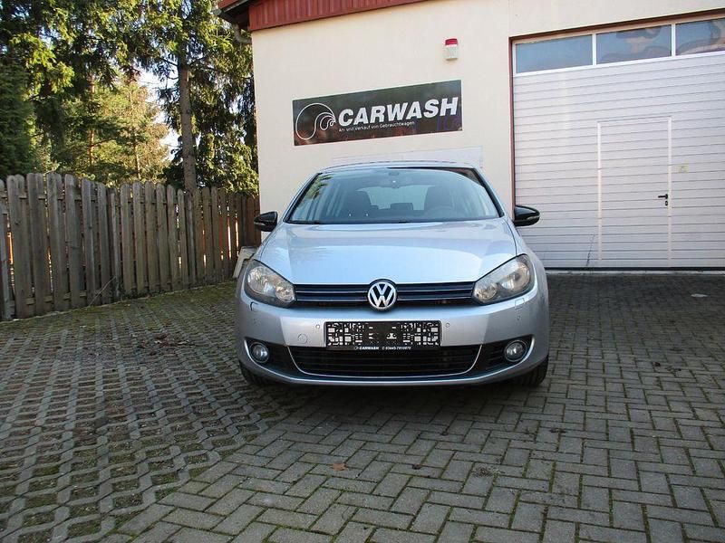 Gebraucht VW Golf VII Style 105 PS (77 kW) 2012 Silber Limousine