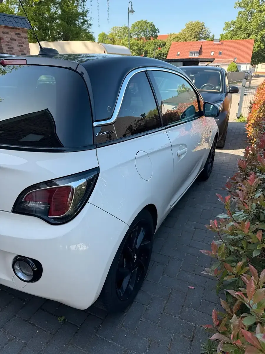 Gebraucht Opel Adam 101 PS (74 kW) 2018 Weiß Kleinwagen