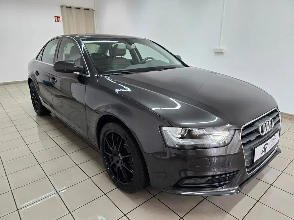 Używany Audi A4 Ambiente 224 KM (164 kW) 2015 Szary Sedan/Limuzyna