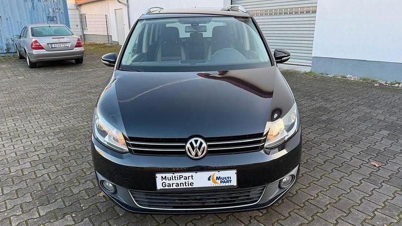 Gebraucht VW Touran Life 105 PS (77 kW) 2014 Schwarz Van / Kleinbus
