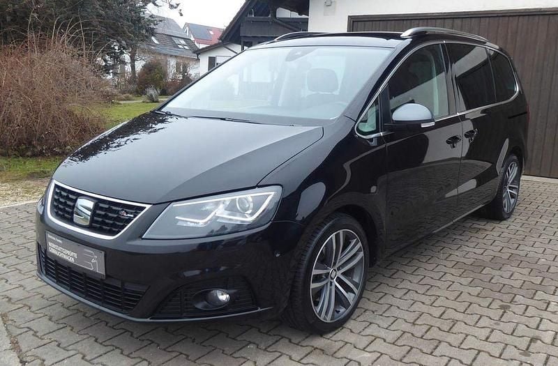 Schwarz Gebraucht 2019 Seat Alhambra FR-Line Van / Kleinbus | 28.499 € (Teuer) - Bild 1/4