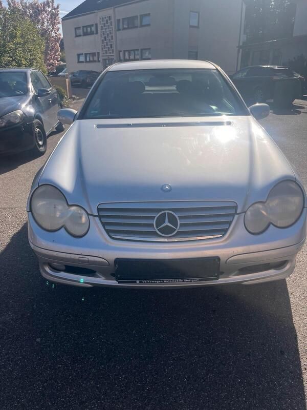 Silber Gebraucht 2001 Mercedes C180 Coupé | 500 € (Superpreis) - Bild 1/4