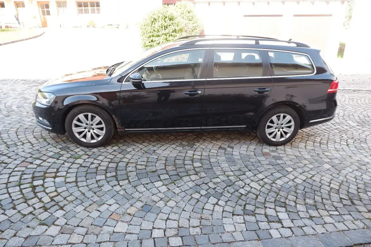Gebraucht VW Passat 140 PS (102 kW) 2011 Schwarz Kombi