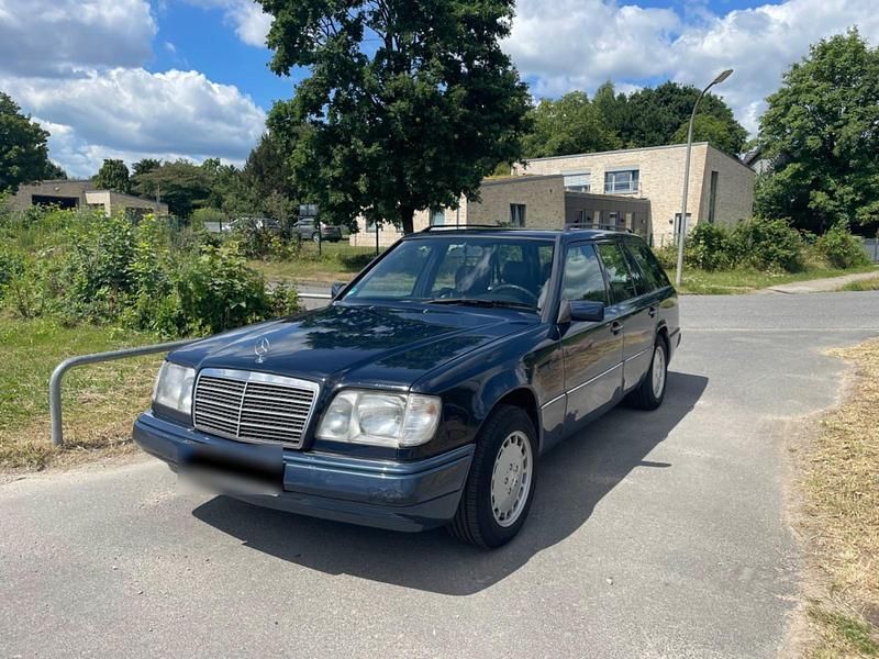 Gebraucht Mercedes 320 220 PS (161 kW) 1994 Blau Kombi