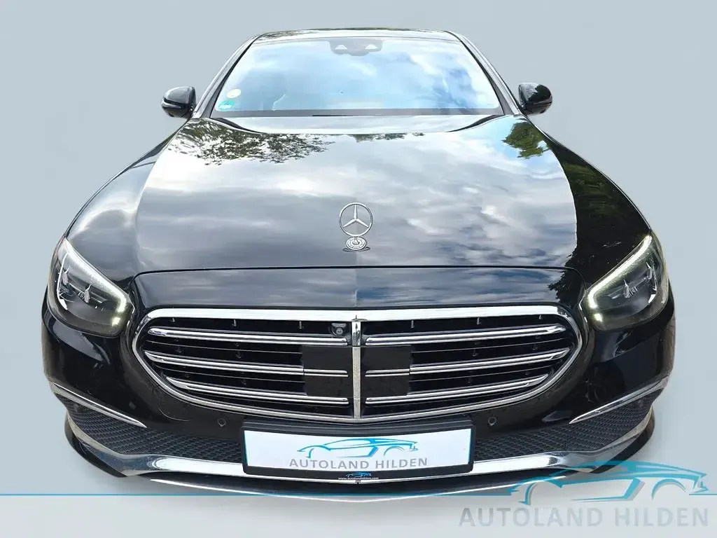 Gebraucht Mercedes E220 Exclusive 200 PS (147 kW) 2022 Schwarz/baltic black Limousine