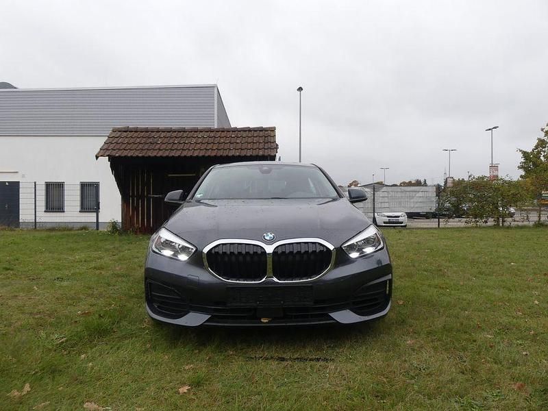 Grau Gebraucht 2019 BMW 118 Advantage Kleinwagen | 18.300 € (Fairer Preis) - Bild 1/4