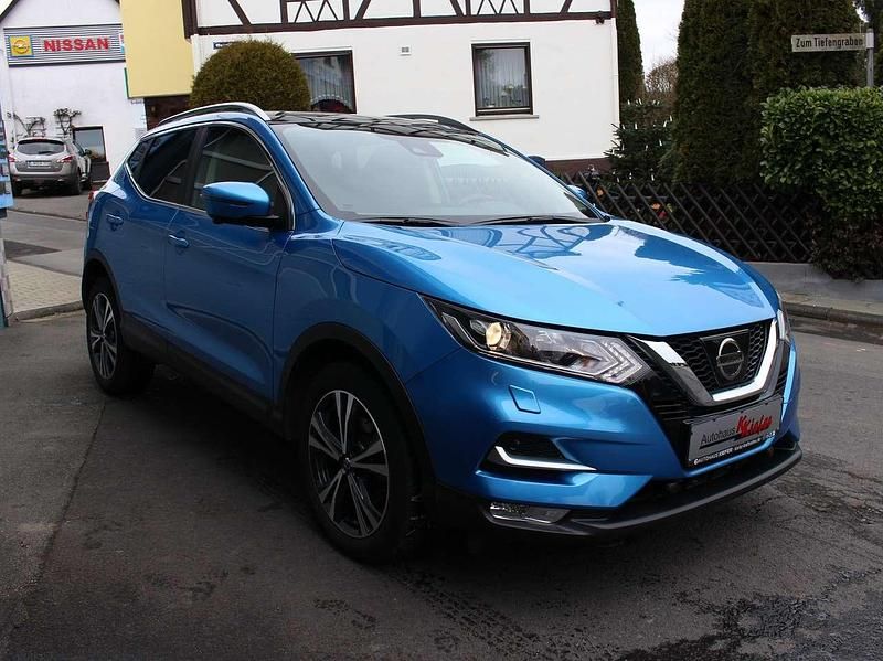 Vivid blue Gebraucht 2018 Nissan Qashqai N-Connecta SUV | 16.900 € (Fairer Preis) - Bild 1/4