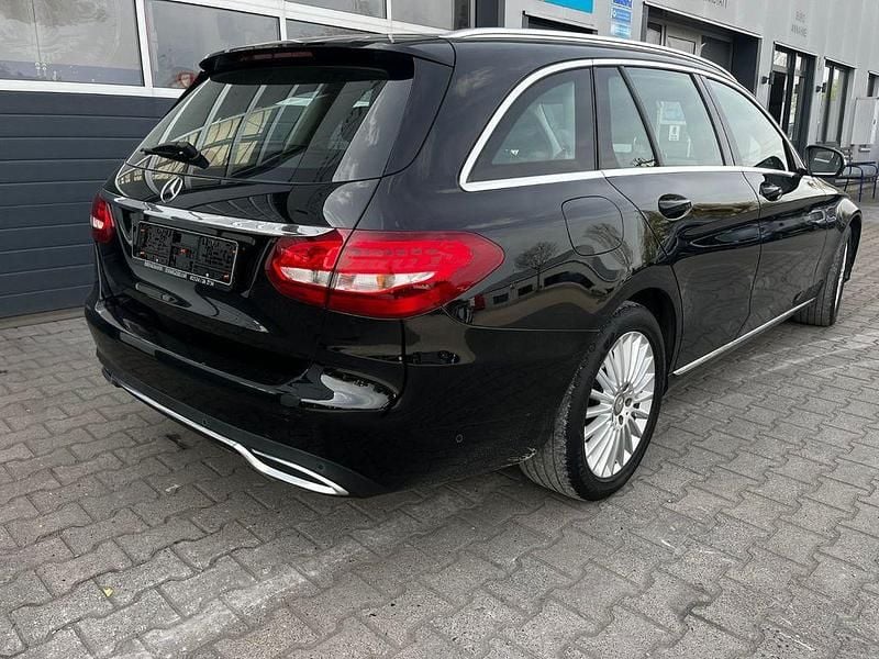 Gebraucht Mercedes C220 170 PS (125 kW) 2015 Schwarz Kombi
