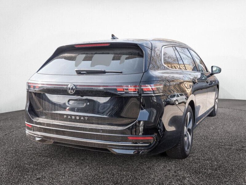 Gebraucht VW Passat Elegance 150 PS (110 kW) 2024 Grenadillschwarz metallic Kombi