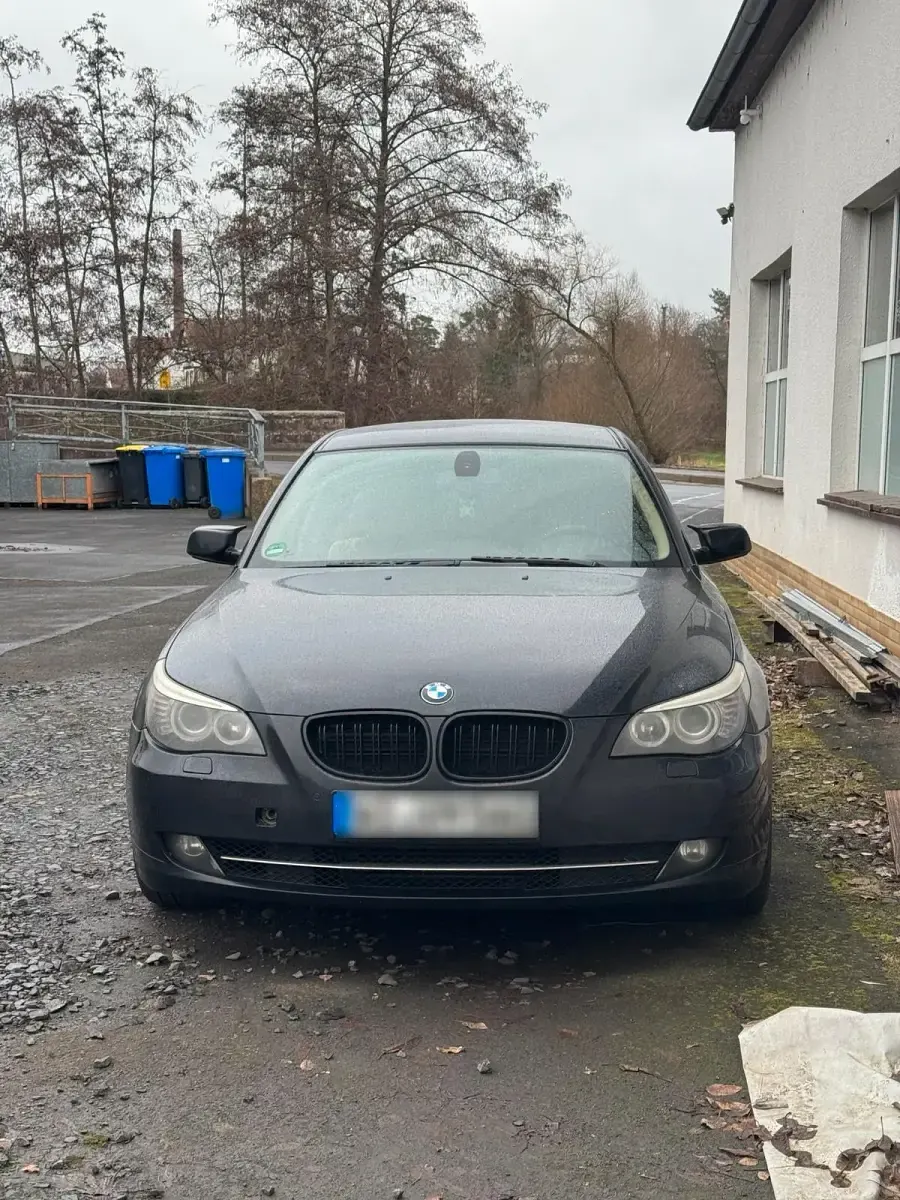 Gebraucht BMW 520 177 PS (130 kW) 2009 Schwarz Limousine