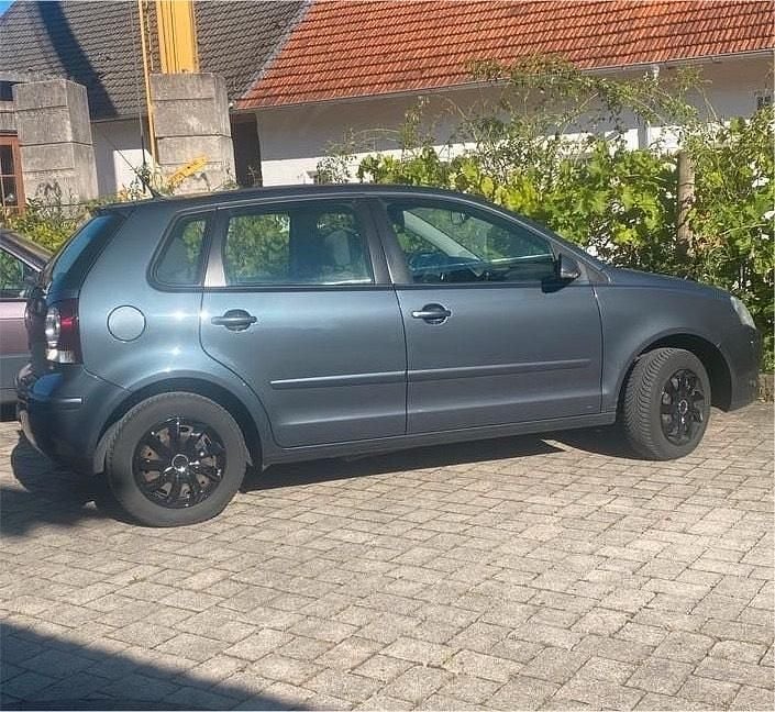 Grau Gebraucht 2009 VW Polo Limousine | 1.500 € (Superpreis) - Bild 1/4