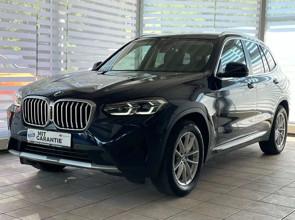 Gebraucht BMW X3 Sport Line 184 PS (135 kW) 2023 Blau SUV