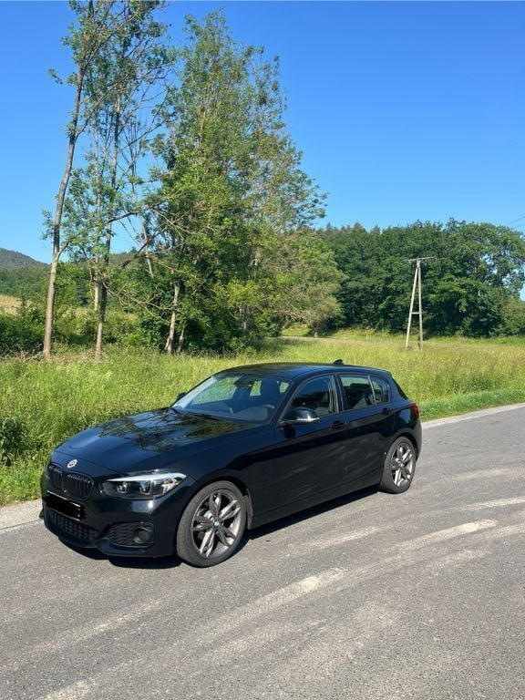 Schwarz Gebraucht 2019 BMW 118 M Sport Kleinwagen | 16.999 € (Guter Preis) - Bild 1/4