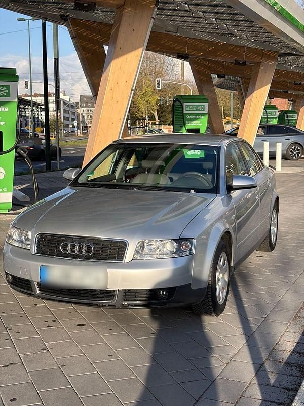 Gebraucht Audi A4 131 PS (96 kW) 2001 Silber Limousine