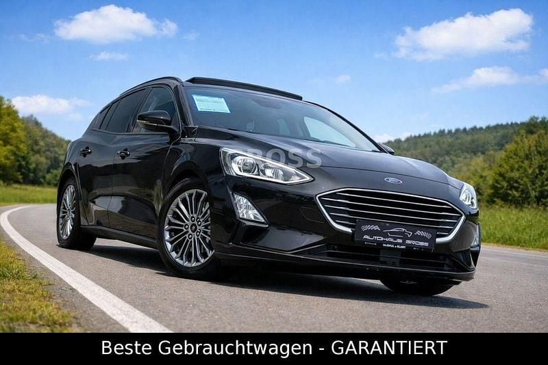 Grau Gebraucht 2018 Ford Focus Limousine | 14.990 € (Etwas zu teuer) - Bild 1/4