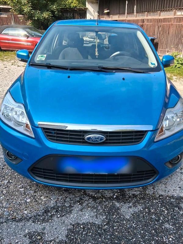 Blau Gebraucht 2011 Ford Focus Kleinwagen | 3.333 € (Fairer Preis) - Bild 1/4