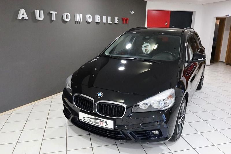 Schwarz Gebraucht 2015 BMW 218 Sport Line Kombi | 9.990 € (Guter Preis) - Bild 1/4
