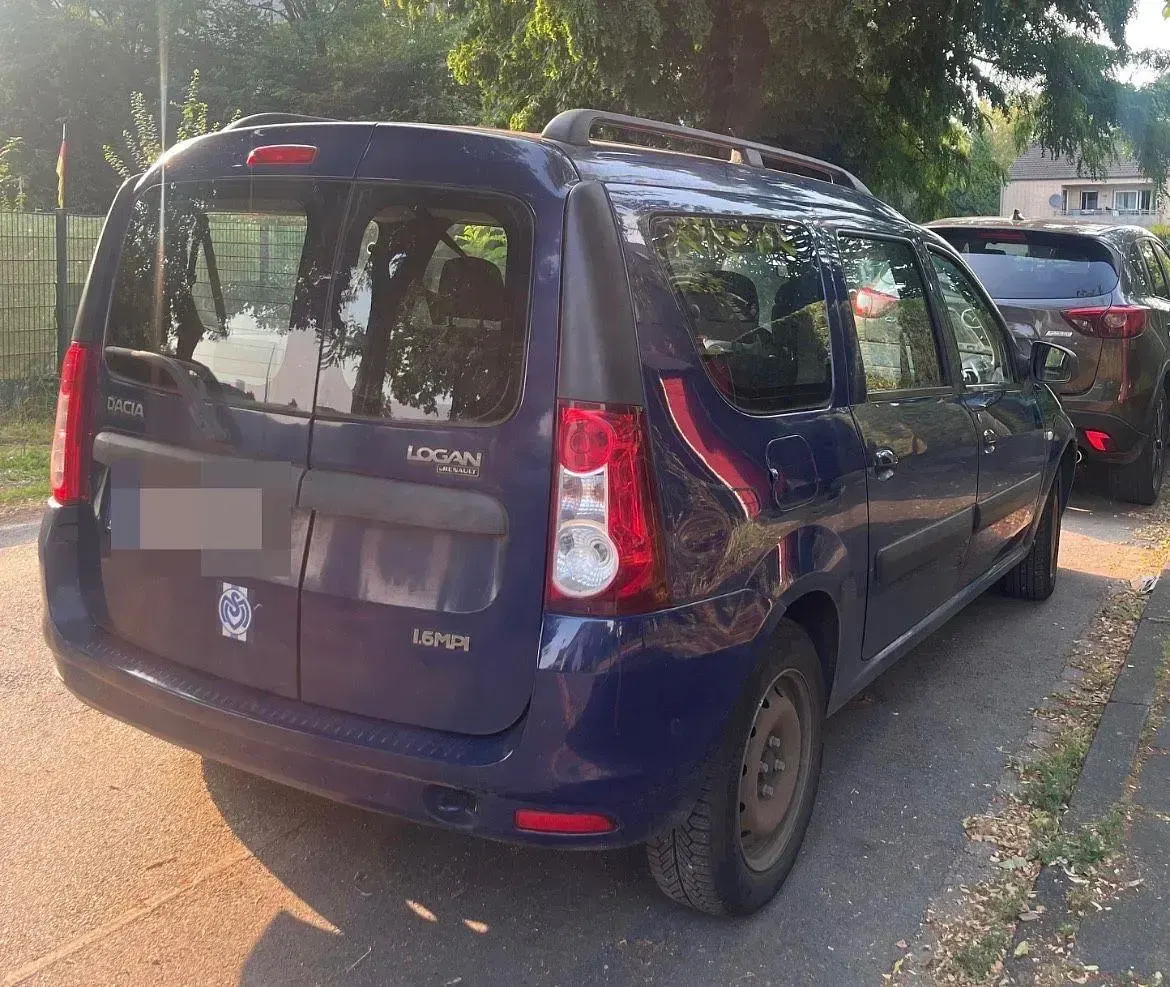 Gebraucht Dacia Logan MCV Lauréate 87 PS (63 kW) 2009 Blau Limousine